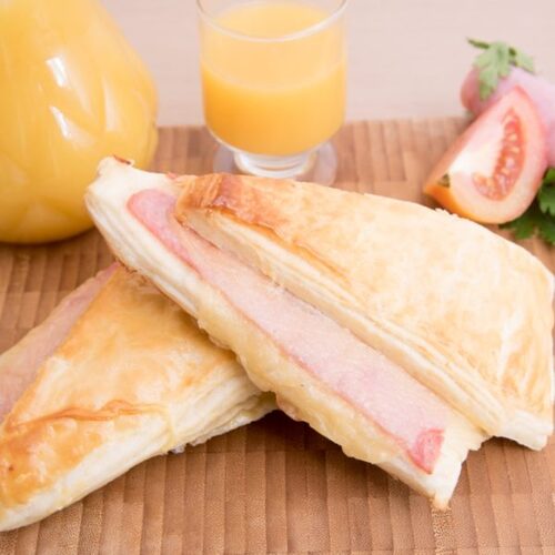 Pizza Folhada de Presunto e Queijo
