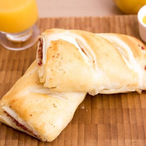 Baguete Folhada de Calabresa c/ Requeijão